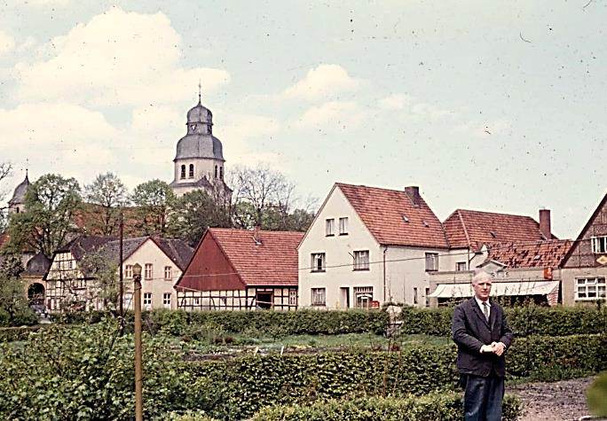 Stukenbrock: alte Ansicht der Hauptstraße